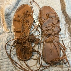 New Madewell strappy sandal